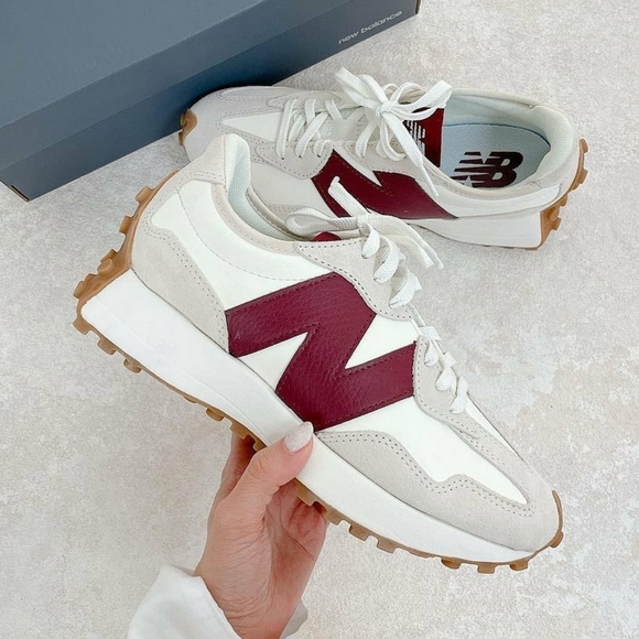 New Balance 327 Womens Size 7 Sneakers - Picture 14 of 14